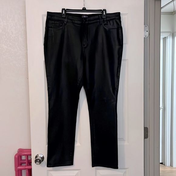 NWOT WOMEN’S PLUS SIZE SKINNY JEANS : SIZE 18W - Picture 1 of 3